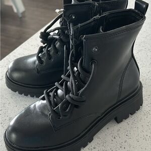 NWT boots